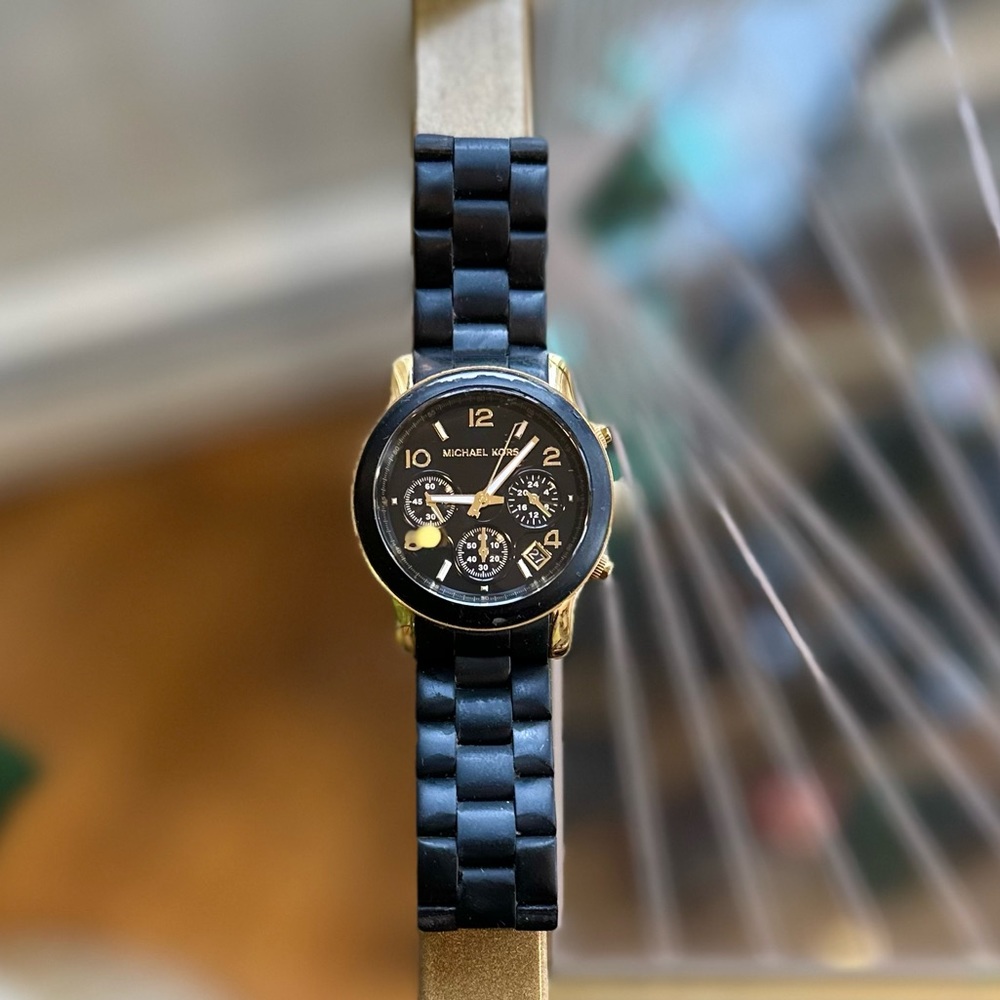 Michael Kors Watch - Black & Gold - Rubber Band - Picture 4 of 10